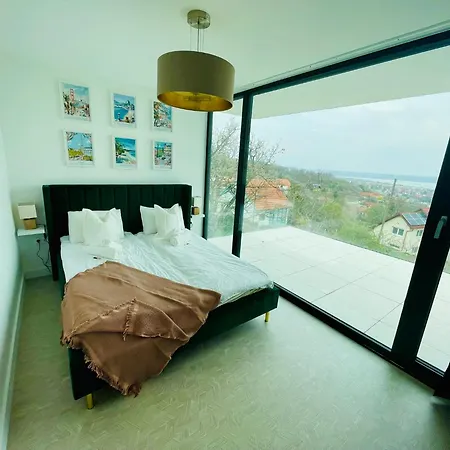 Kisfaludy Villa *